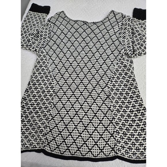 Black & White Patterned Sweater sz Large  By ZOZO - Picture 5 of 6